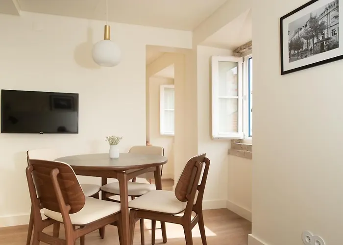 Deluxe One-Bedroom Apartment